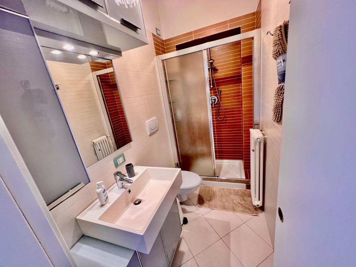 Divina Luxury Apartment With Jacuzzi Near The Lake โกโม ภายนอก รูปภาพ